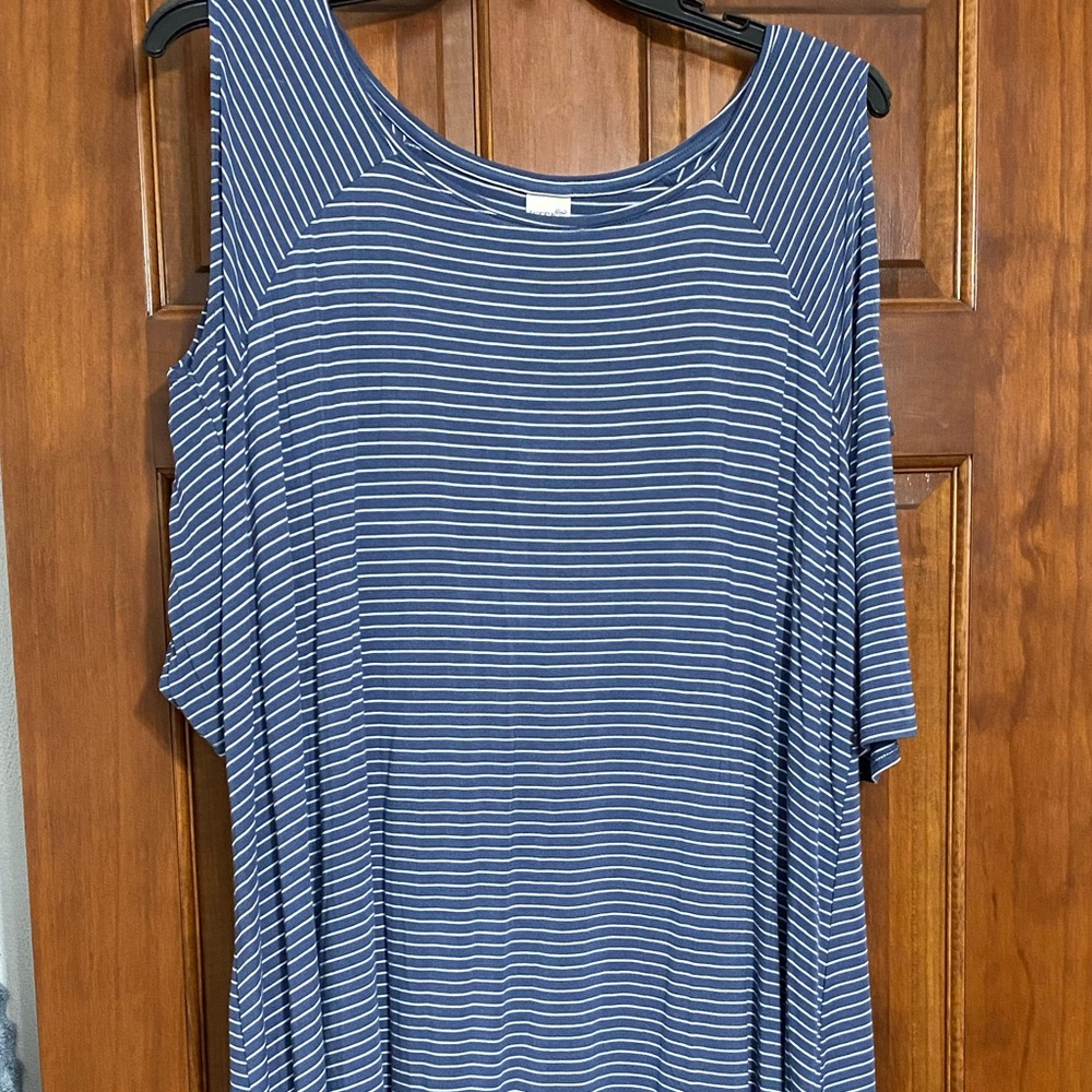 TERRA & SKY COLD SHOULDER TOP